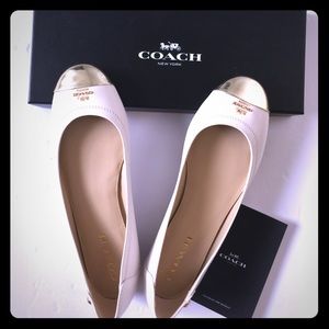 💥🎈NWT!! Coach flats, US Size 8B💥👠